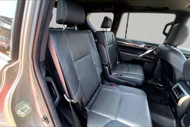 Used 2023 Silver Lexus 460 Luxury image 29