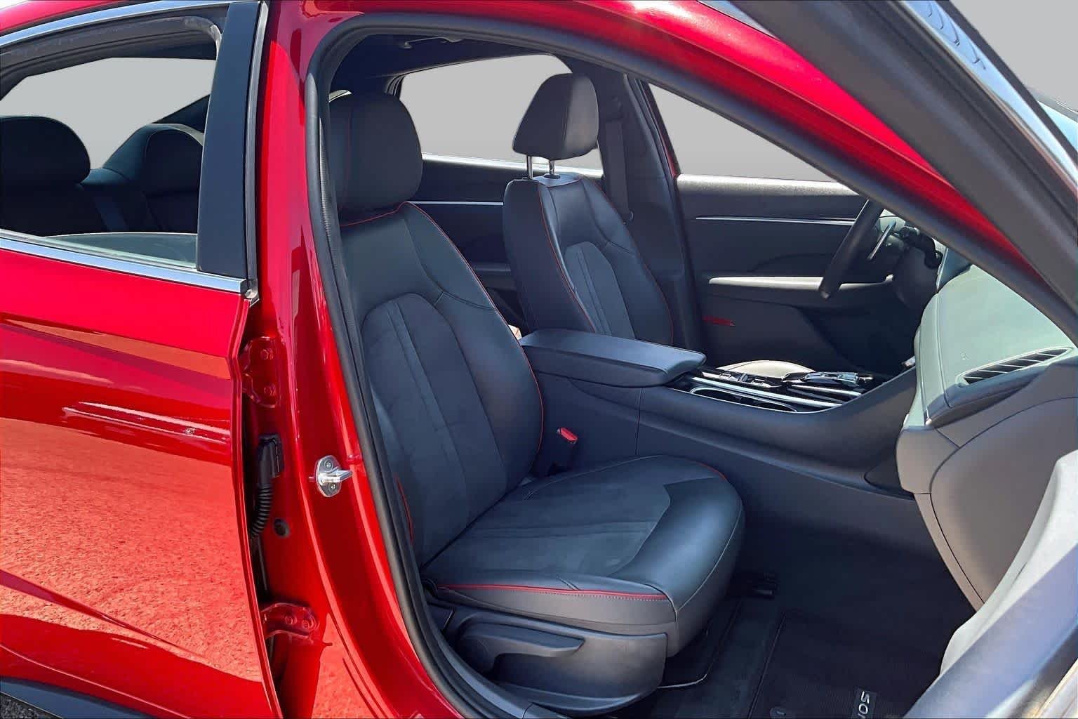 Used 2021 Calypso Red Hyundai SEL Plus image 9