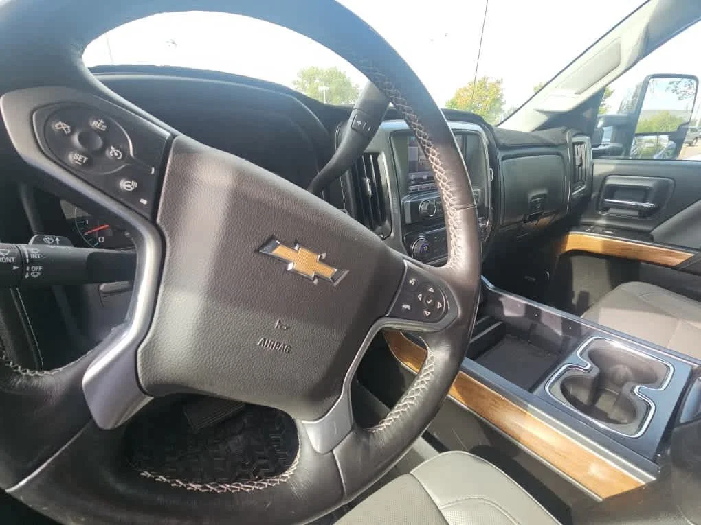 Used 2015 Deep Ocean Blue Metallic Chevrolet LTZ image 7