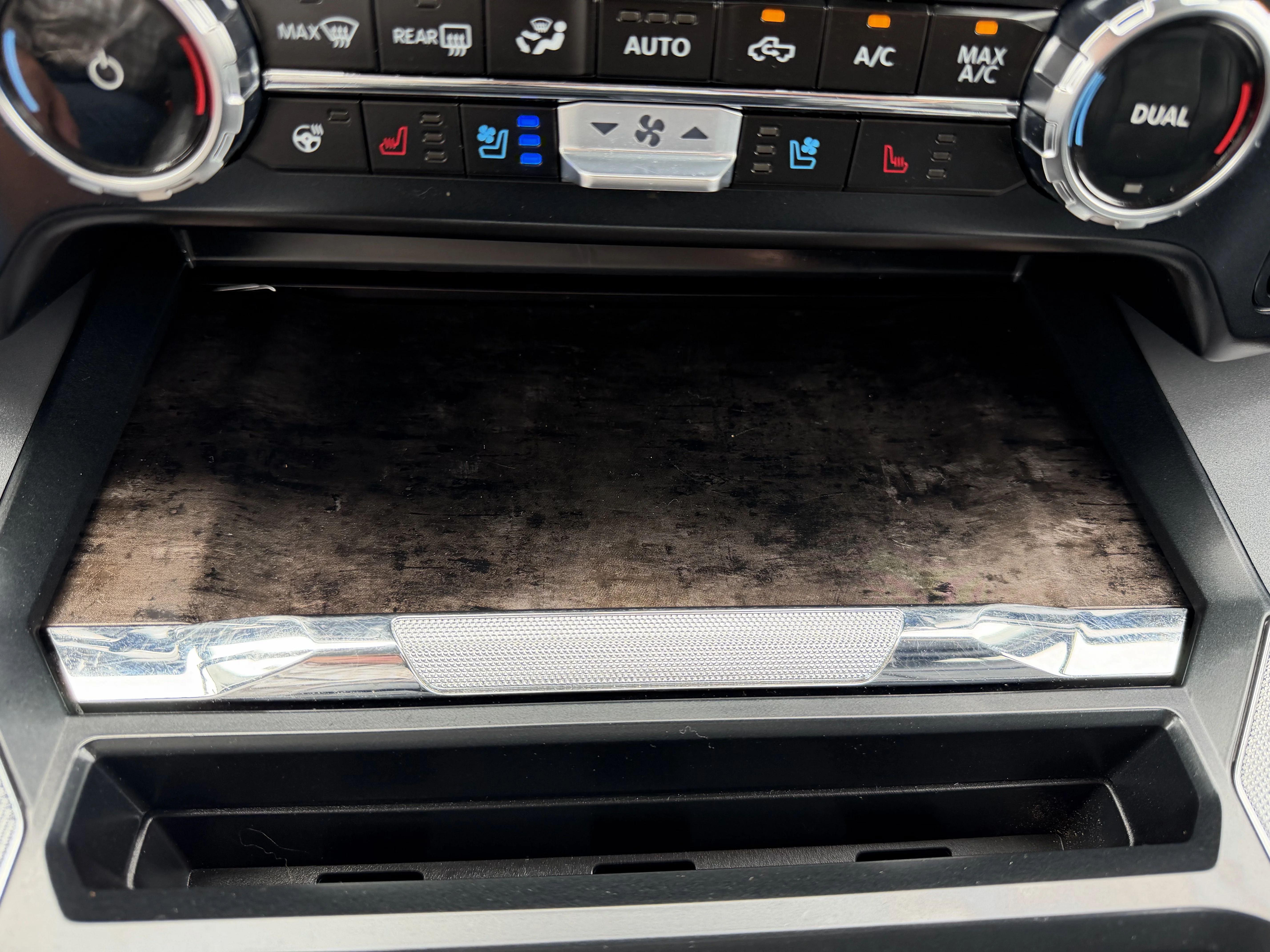 Used 2024 Blue Ford LARIAT image 21