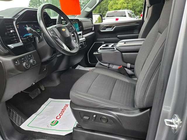 Used 2025 Gray Chevrolet LT image 10