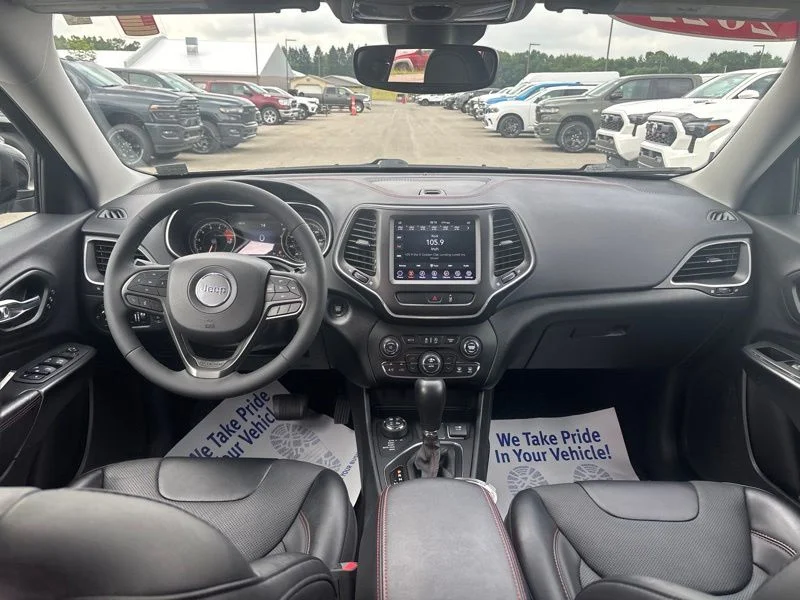 Used 2022 Silver Jeep Trailhawk image 21