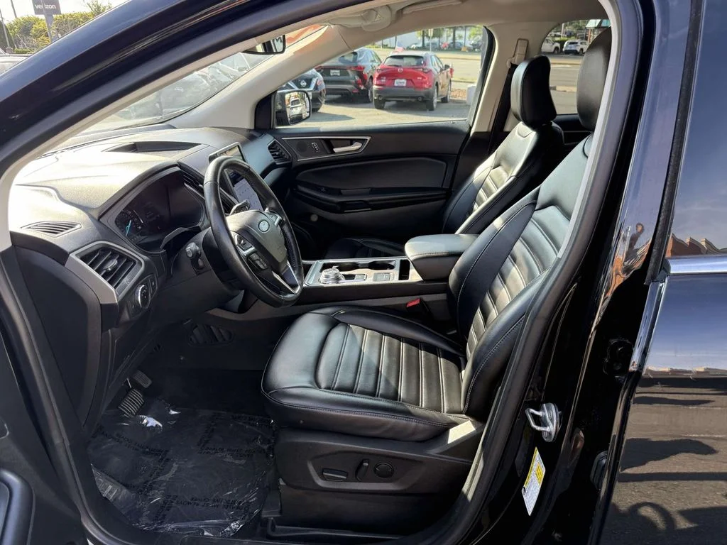 Used 2023 Black Ford SEL image 13