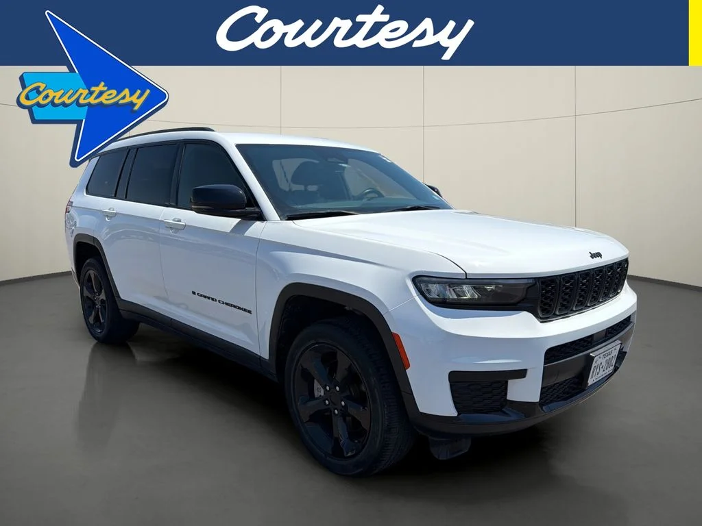 Used 2022 White Jeep Altitude image 1