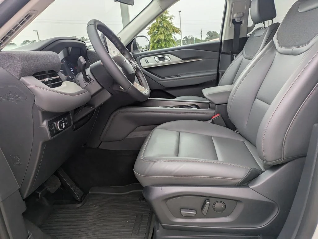 New 2026 Star White Metallic Tri-Coat Ford Active image 20