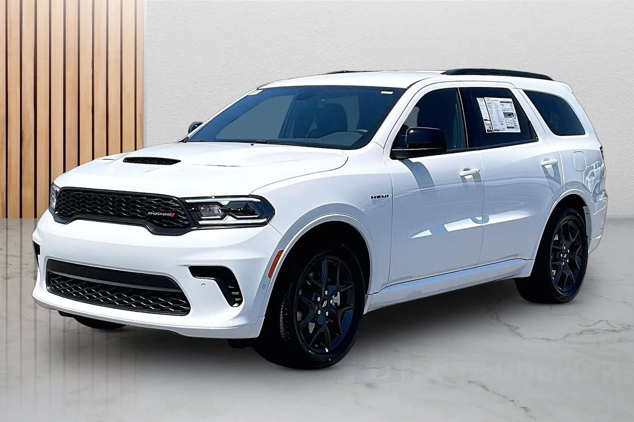 New 2026 White Knuckle Clear-Coat Exterior Paint Dodge GT HEMI V8 image 4