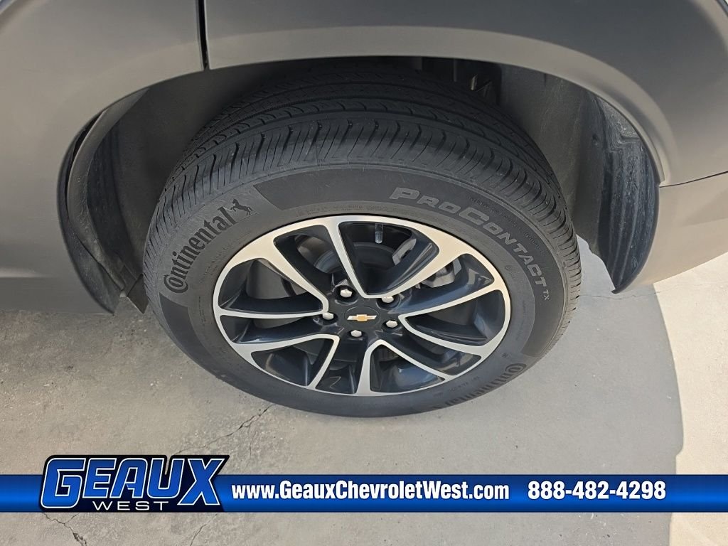 Used 2025 Gray Chevrolet LT image 30