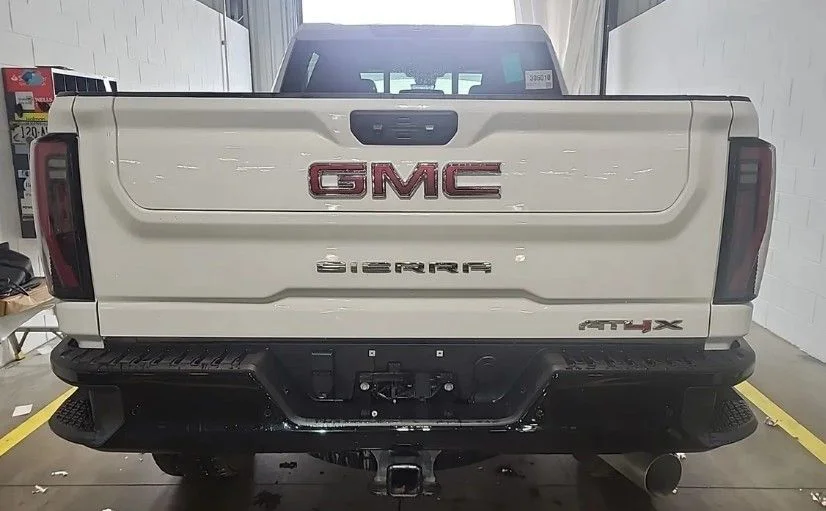 Used 2025 White GMC AT4X image 5