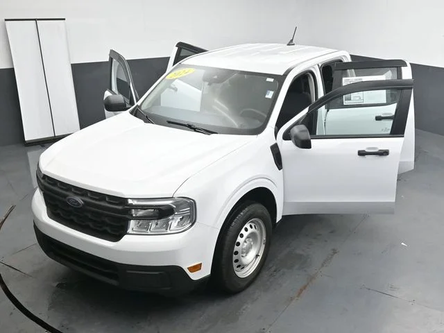 Used 2024 White Ford XL image 34