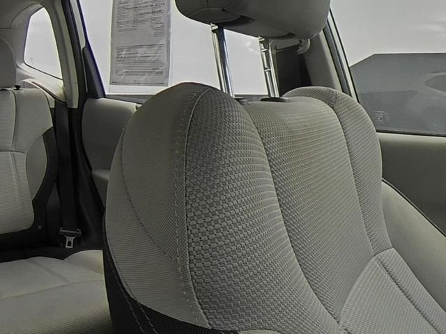 Used 2020 White Subaru Base image 38