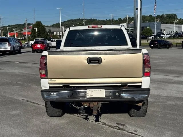 Used 2005 Summit White Chevrolet Work Truck image 4