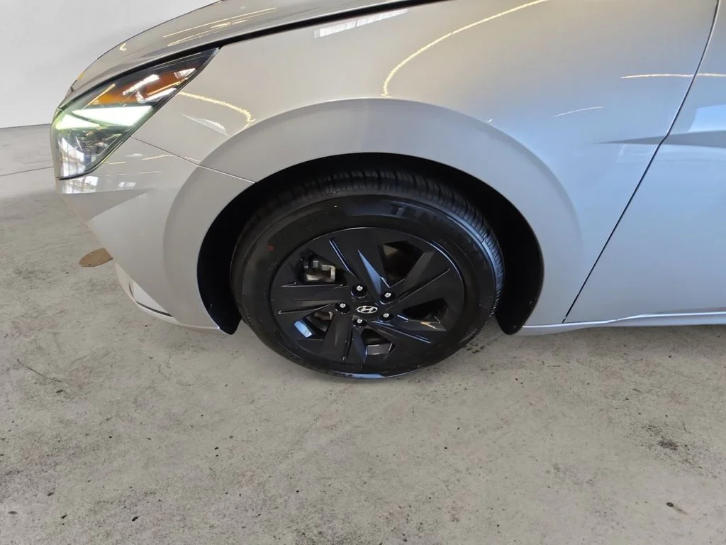 Used 2021 Silver Hyundai SEL image 13