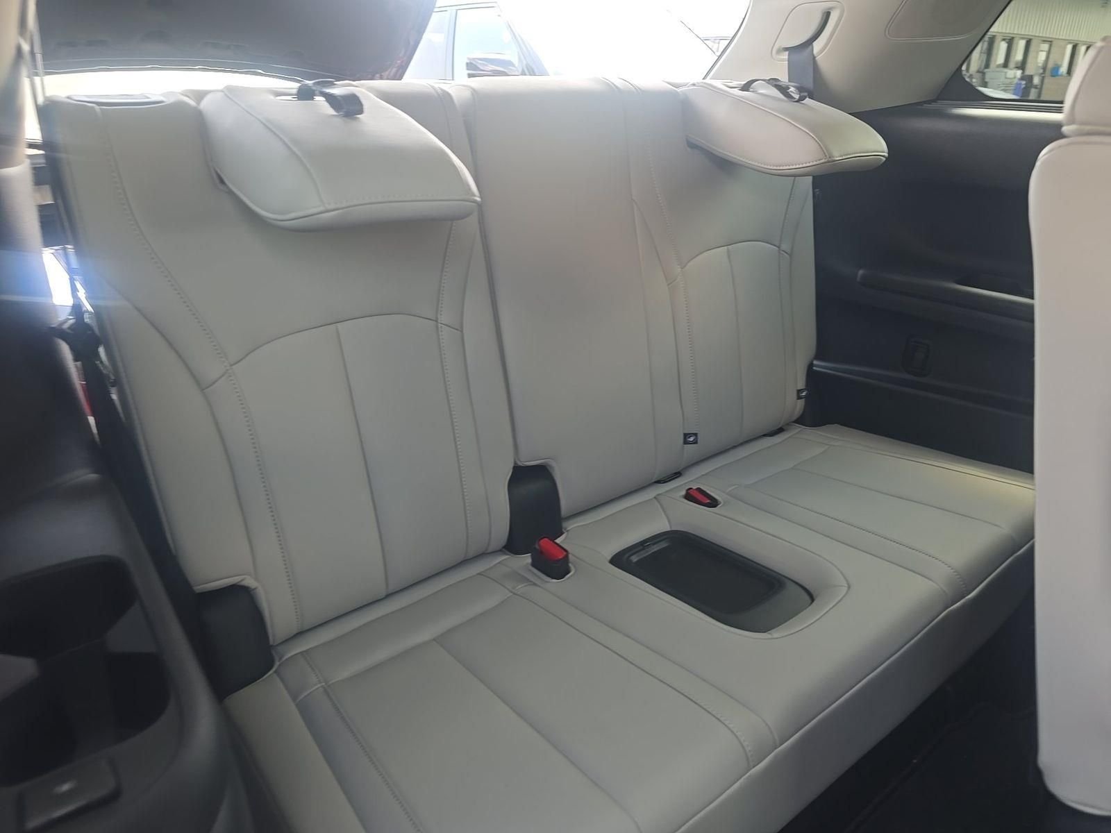 Certified Used 2026  INFINITI LUXE image 9