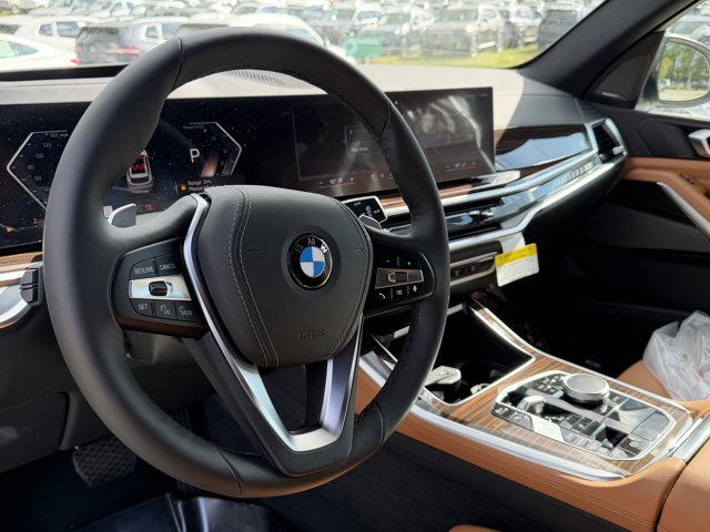 New 2026 Mineral White Metallic BMW xDrive40i image 13