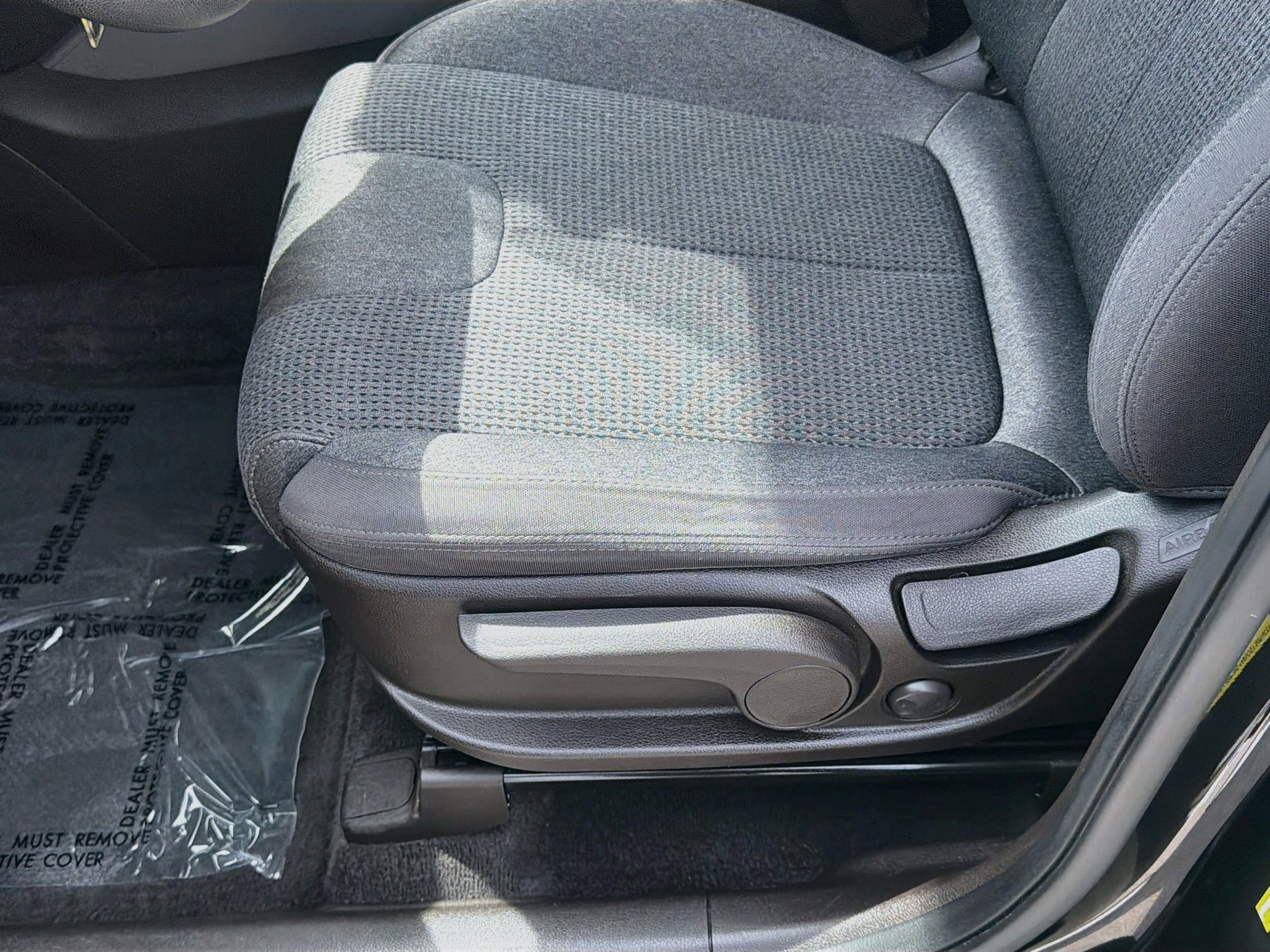 Used 2020 Twilight Black Hyundai SE image 15