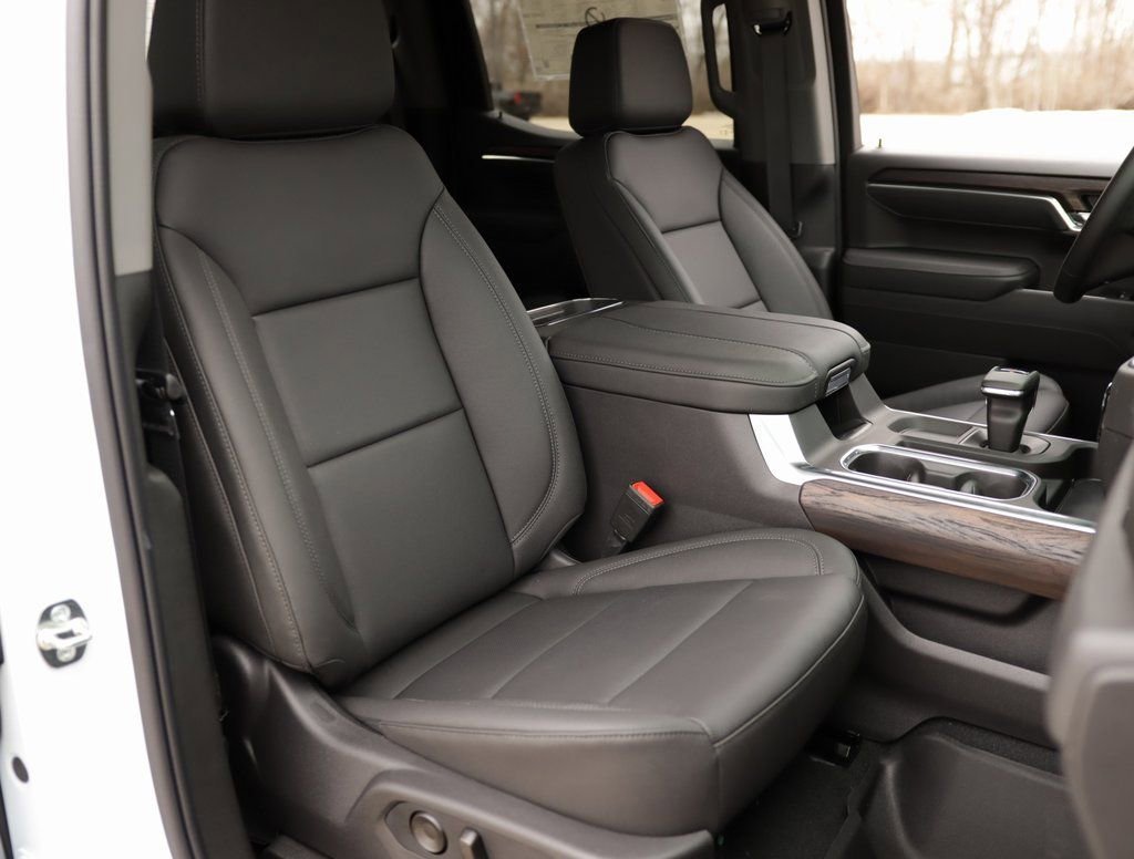 New 2026 Glacier White Tricoat GMC SLT image 32