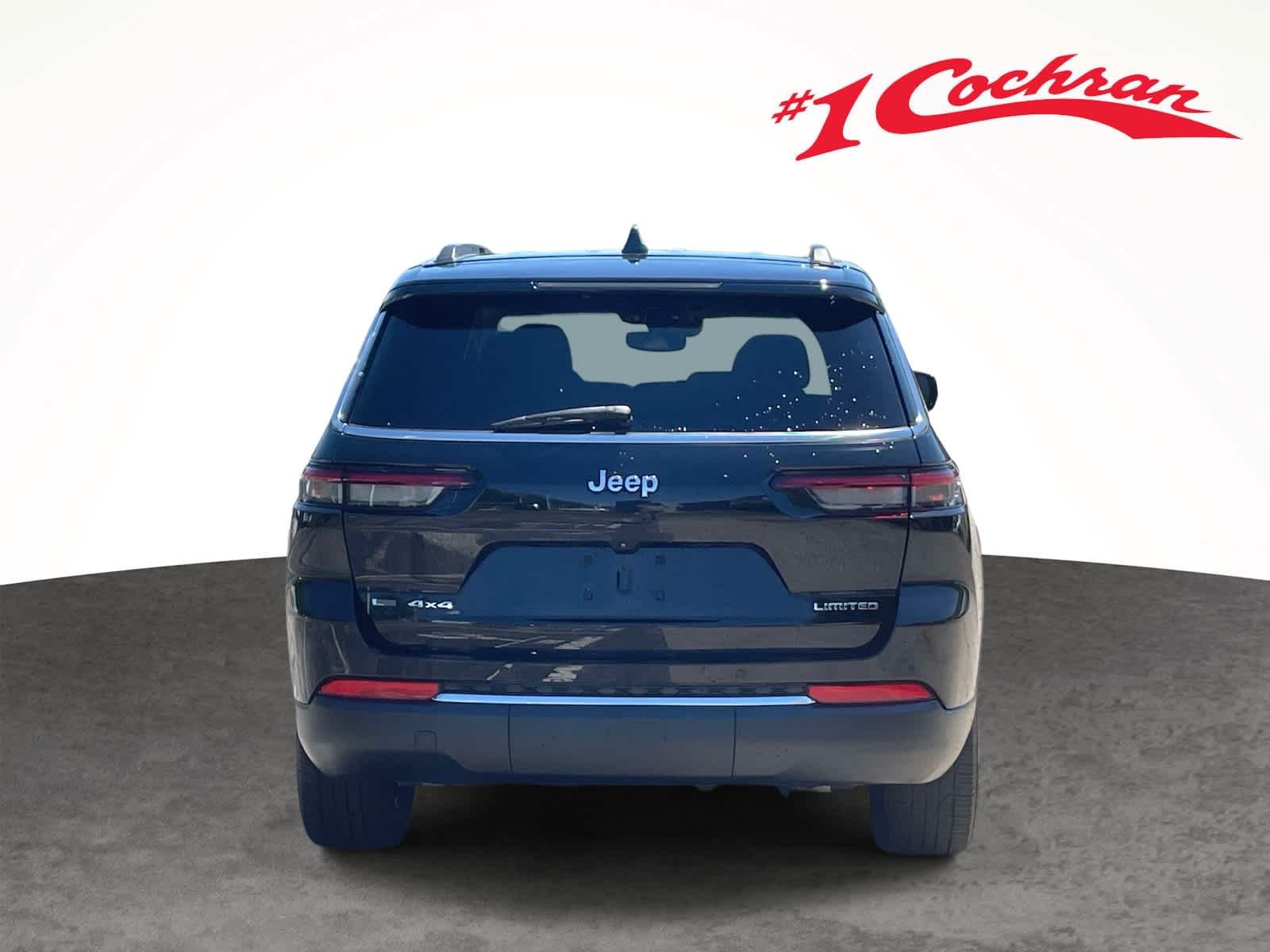 Used 2022 Diamond Black Crystal Pearlcoat Jeep Limited image 8