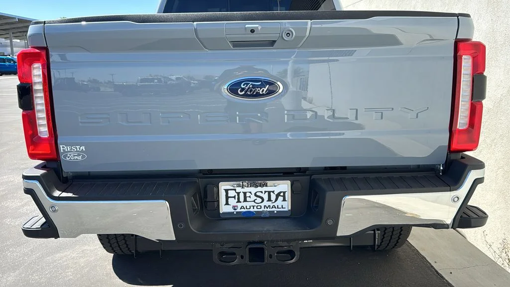 New 2026 Glacier Gray Metallic Tri-Coat Ford F-250® Lariat® image 8