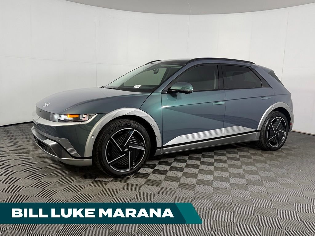 Used 2025 Green Hyundai Limited image 1