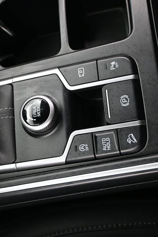 Used 2022 Glacial White Pearl Kia EX image 24