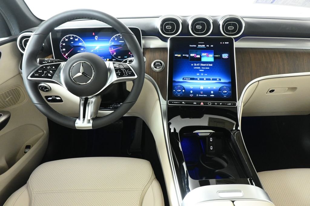 Used 2026 Polar White Mercedes-Benz GLC 300 image 16