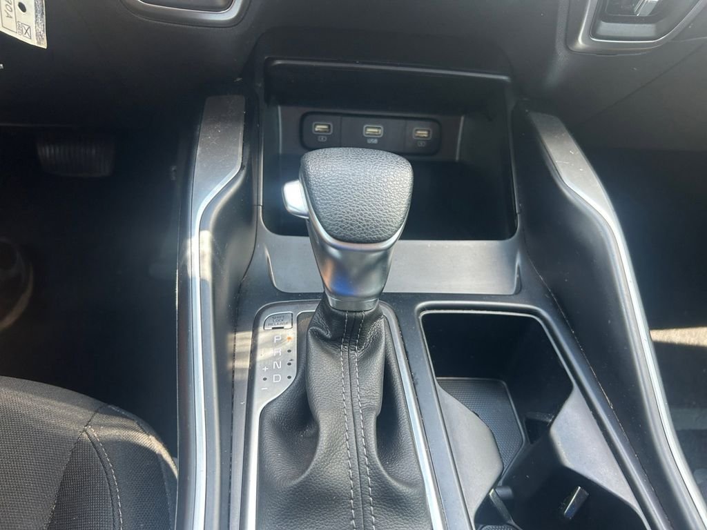 Used 2021 Silver Kia LX image 33