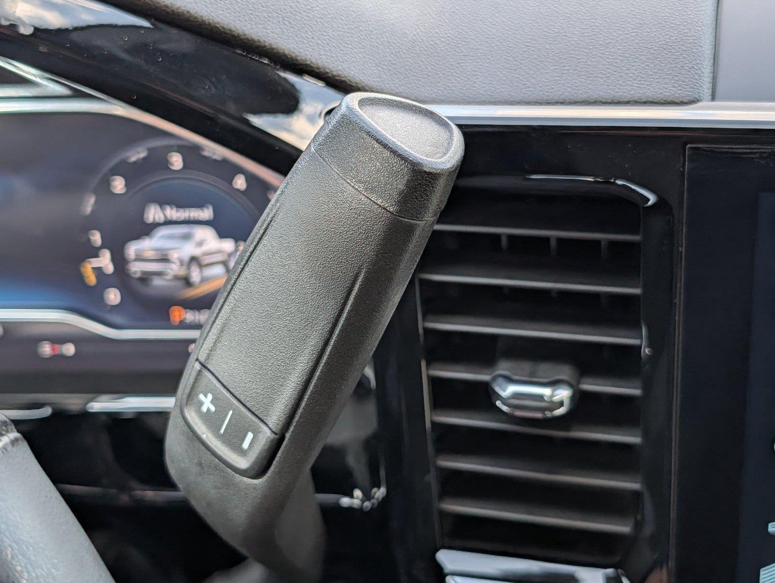 Used 2025 Black Chevrolet LT image 27