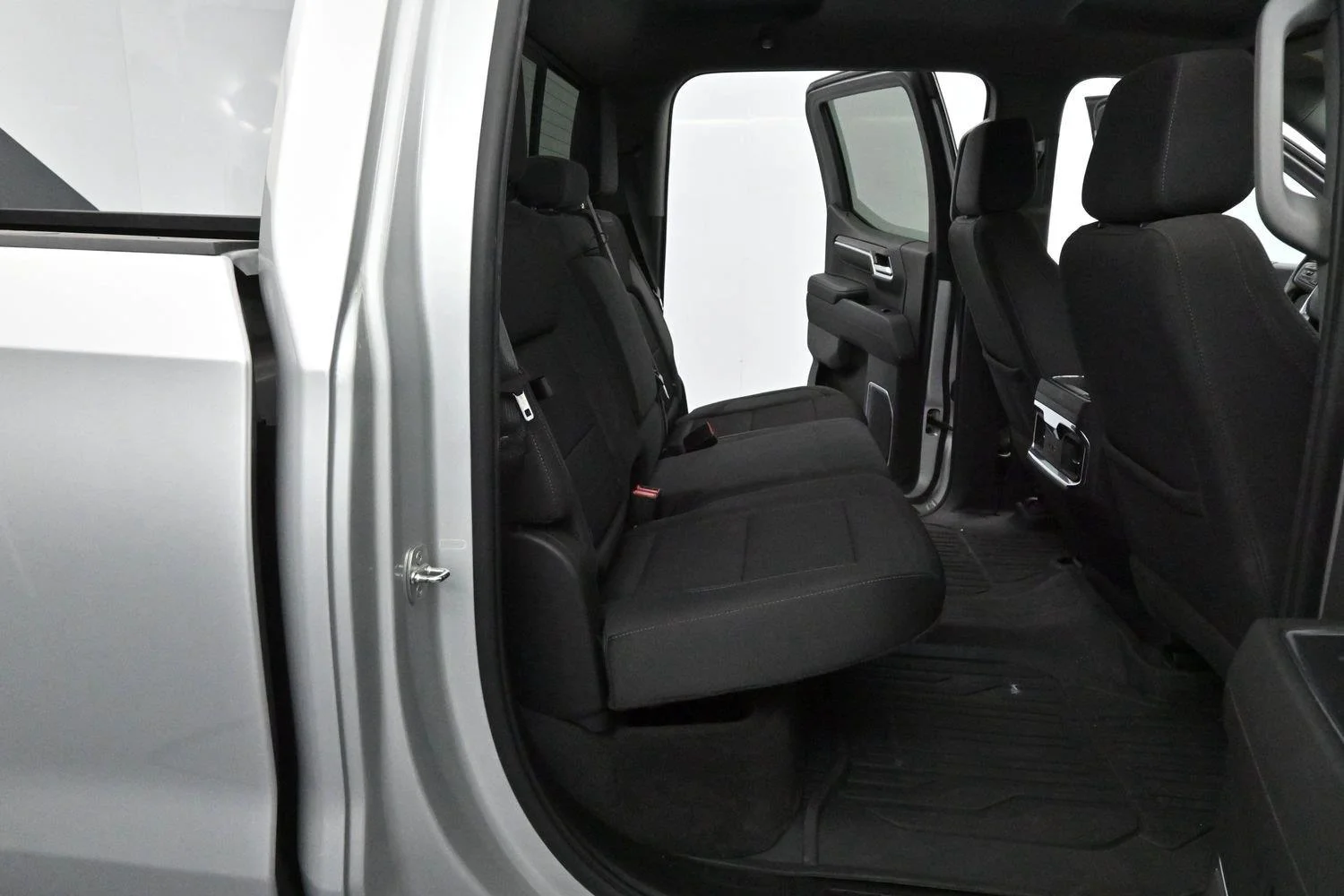 Used 2022 Quicksilver Metallic GMC Elevation image 30
