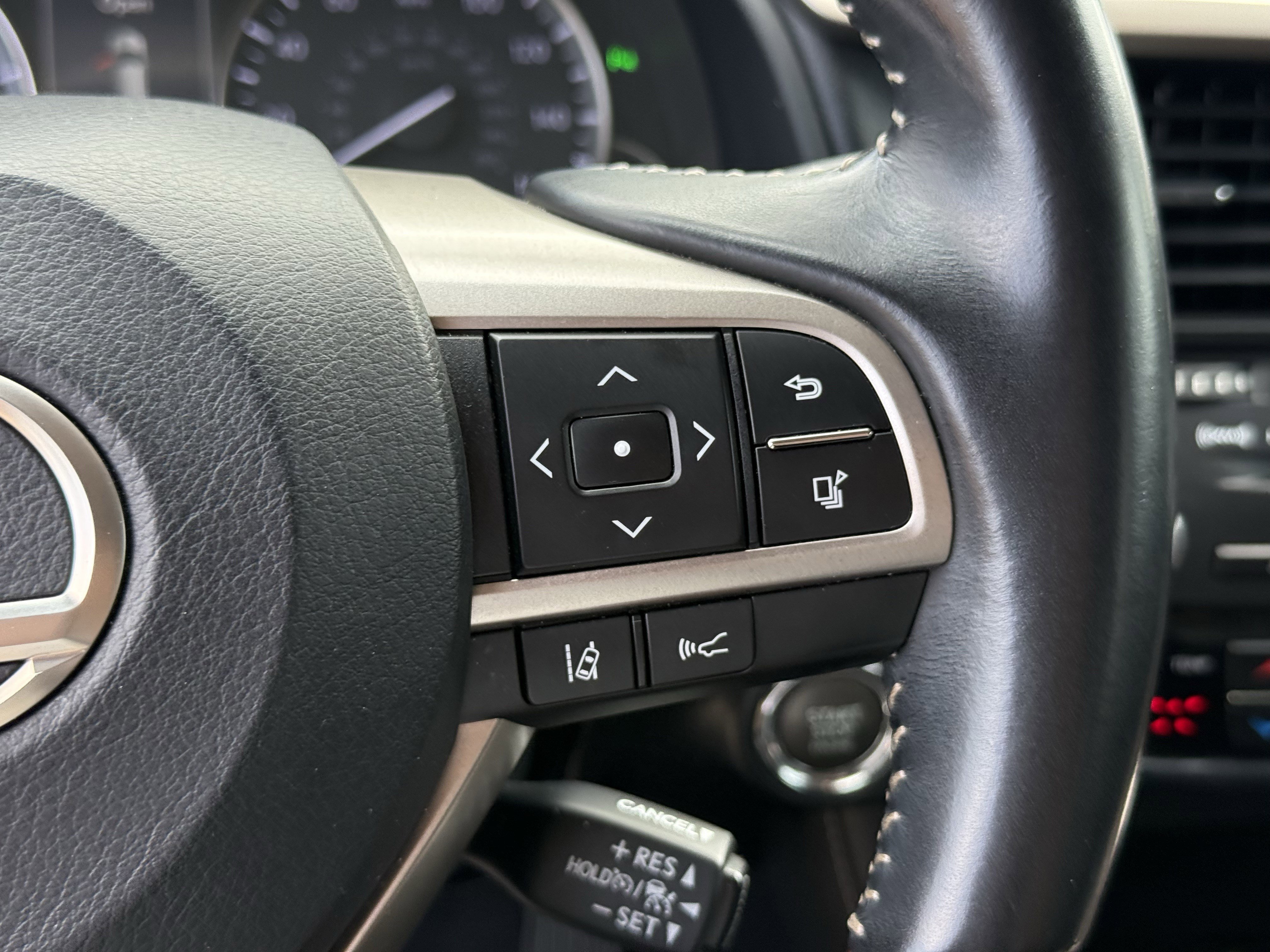 Used 2018 Silver Lexus RX 350L Premium image 16