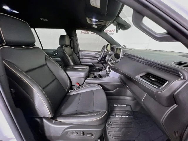 Used 2024 White GMC SLT image 41