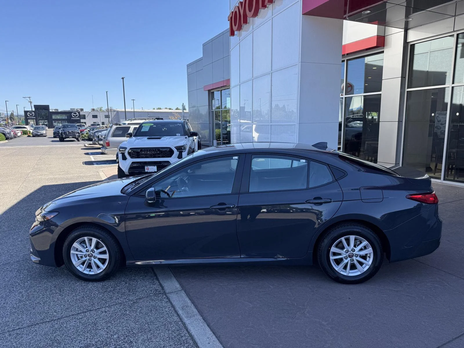 Used 2025 Underground Toyota LE image 3
