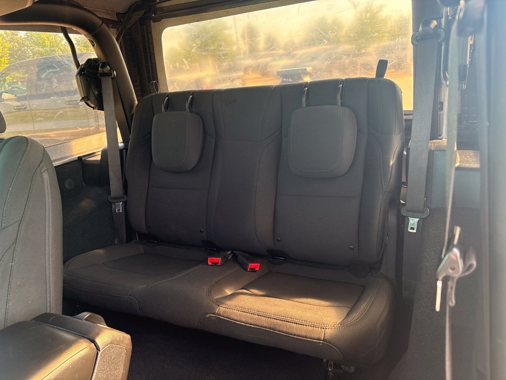 Used 2019 Silver Jeep Sport S image 12