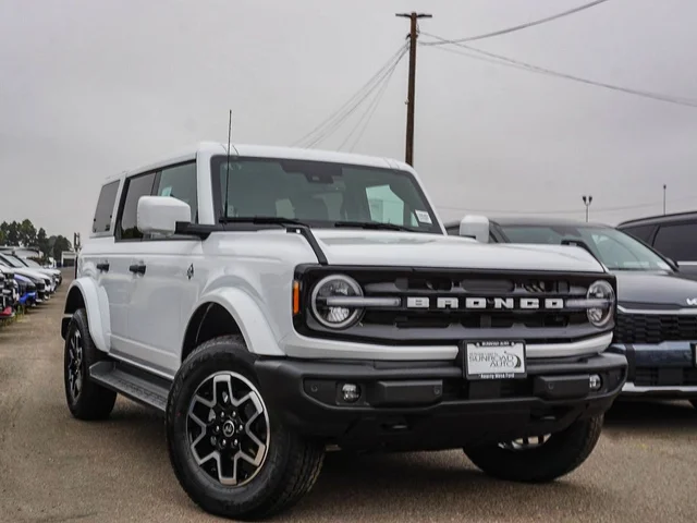 2026 Ford Bronco Outer Banks