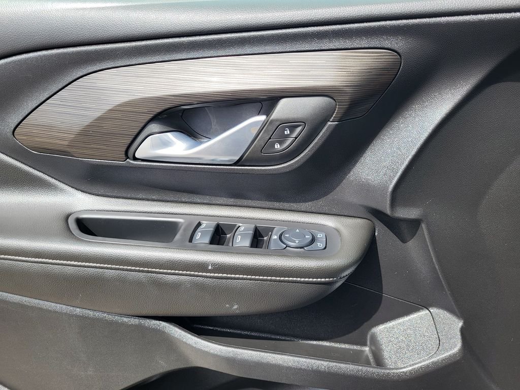 Used 2024 Sterling Metallic GMC SLE image 18