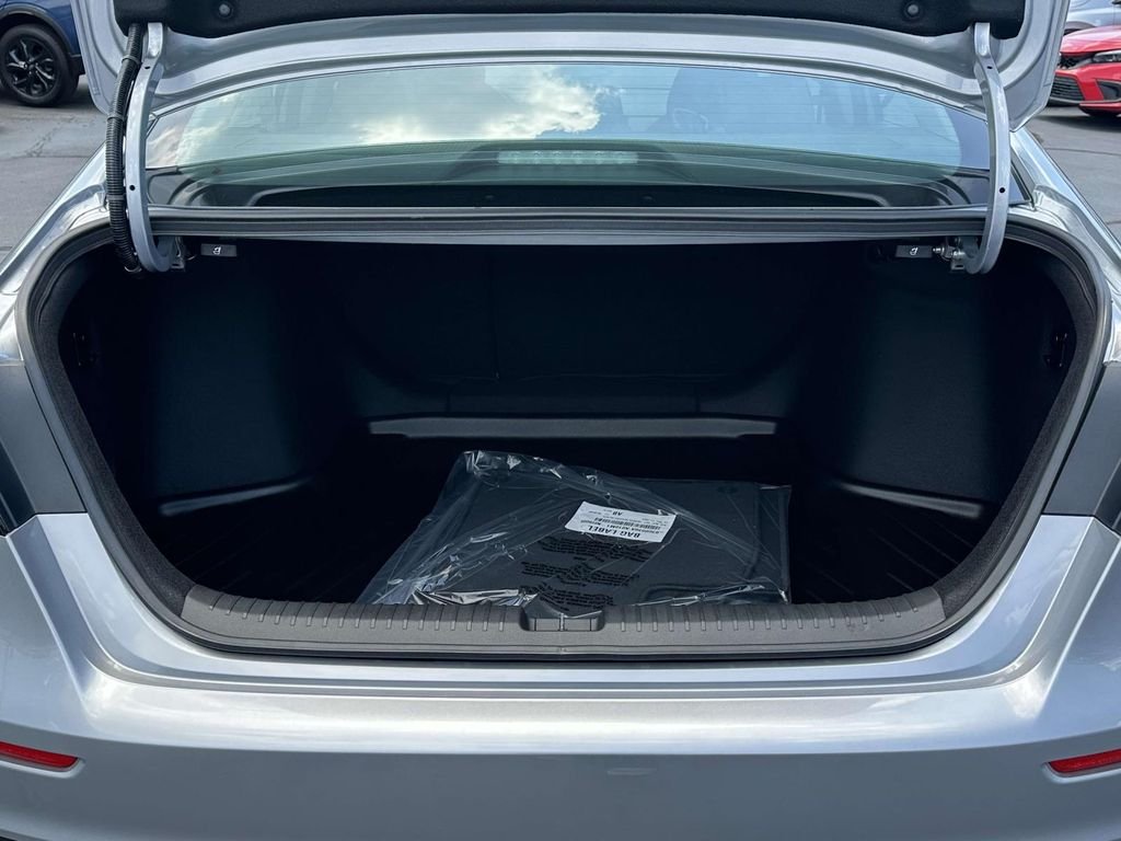 2025 Honda Accord SE - Photo 8