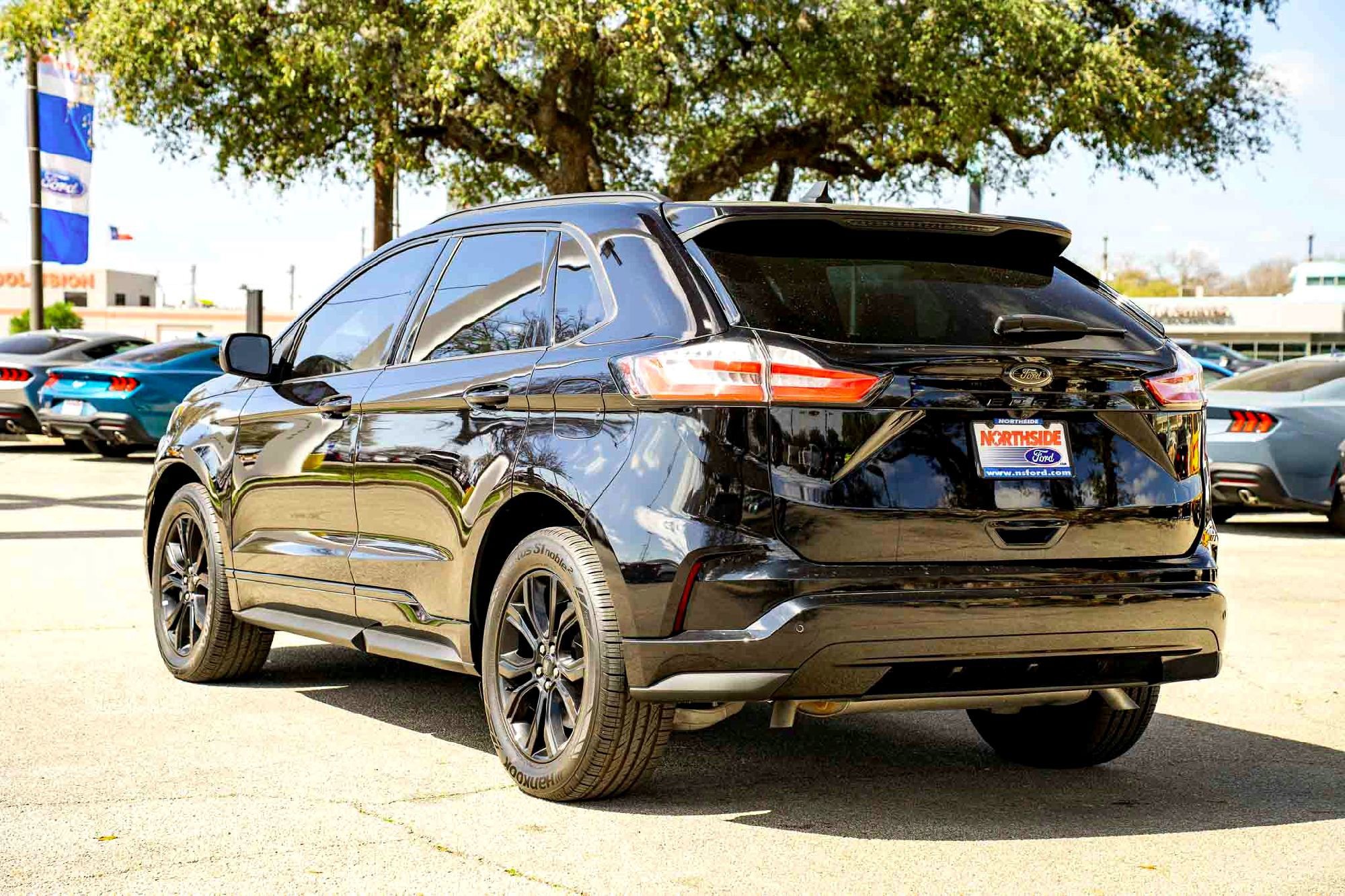 New 2024 Agate Black Metallic Ford SE image 6