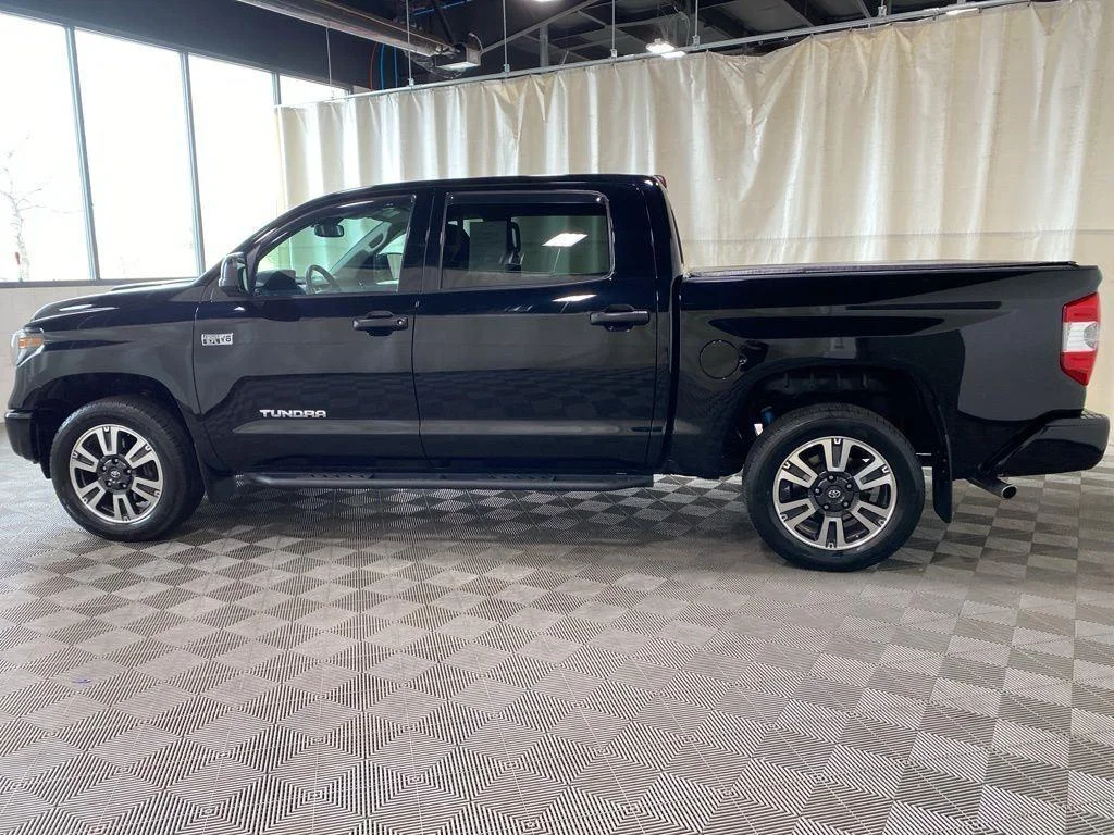 Used 2019 Midnight Black Metallic Toyota SR5 image 7