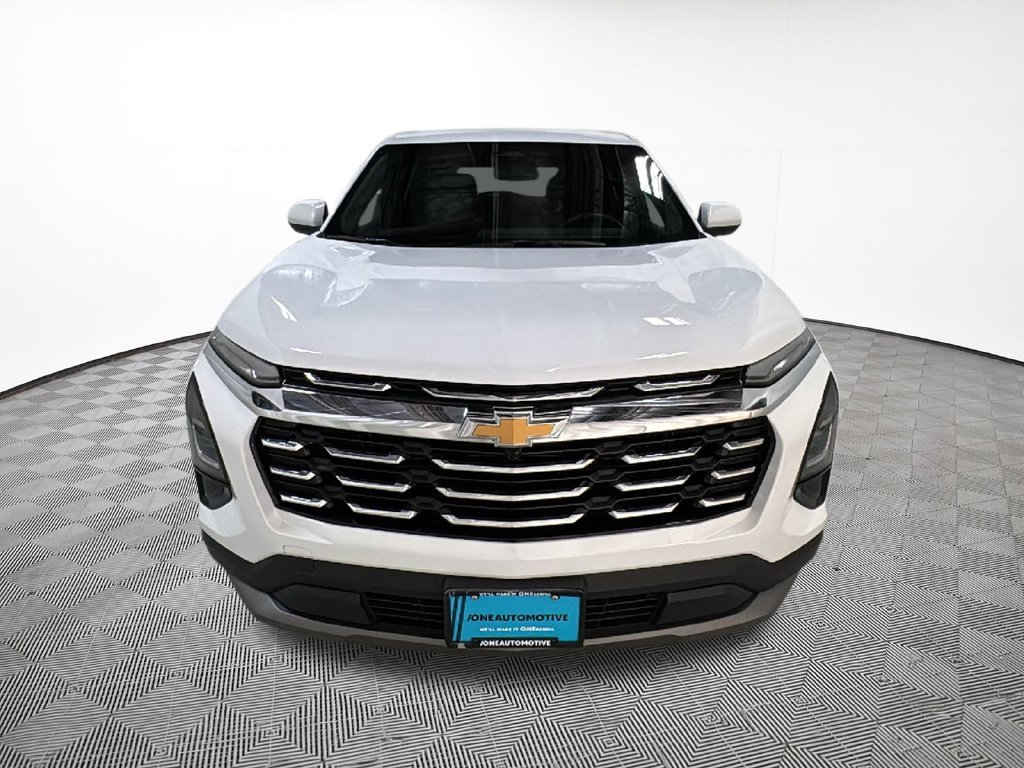 Used 2025 White Chevrolet LT image 3