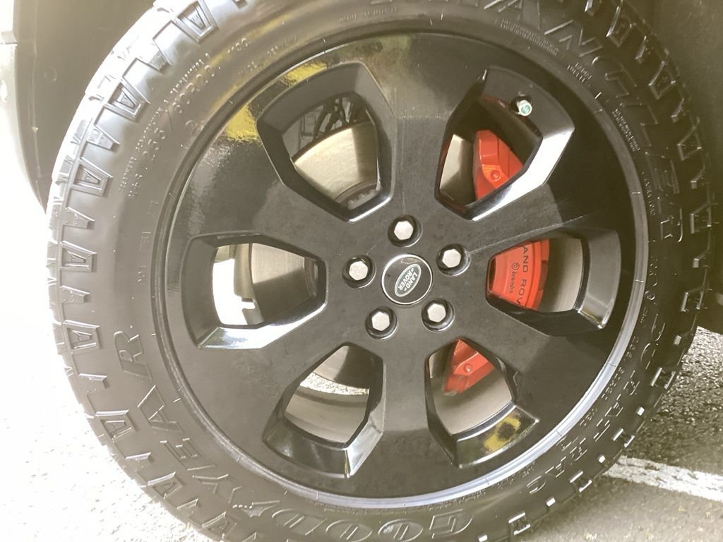 Used 2022  Land Rover X image 10