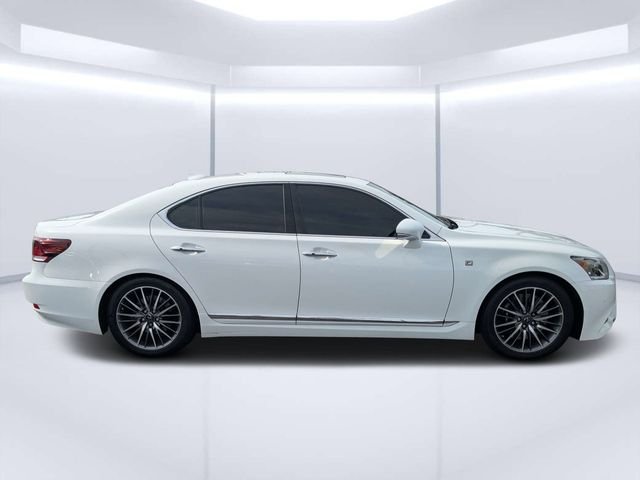 Used 2016 White Lexus 460 image 2