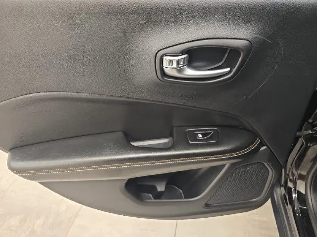 Used 2019 Diamond Black Jeep Sport image 17