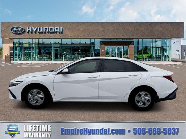 New 2026 White Hyundai SE image 3