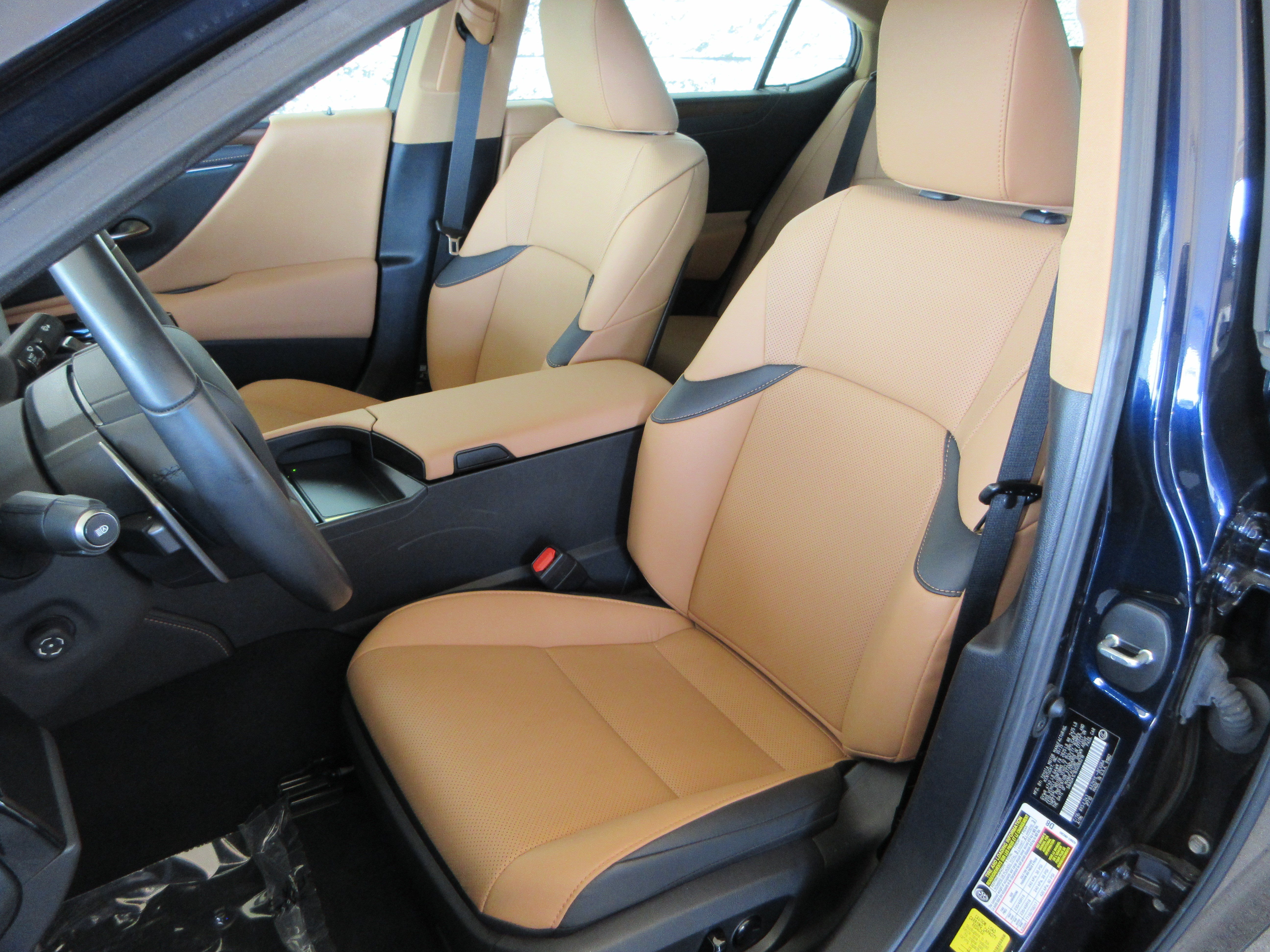 Used 2025 Nightfall Mica Lexus 300h image 31