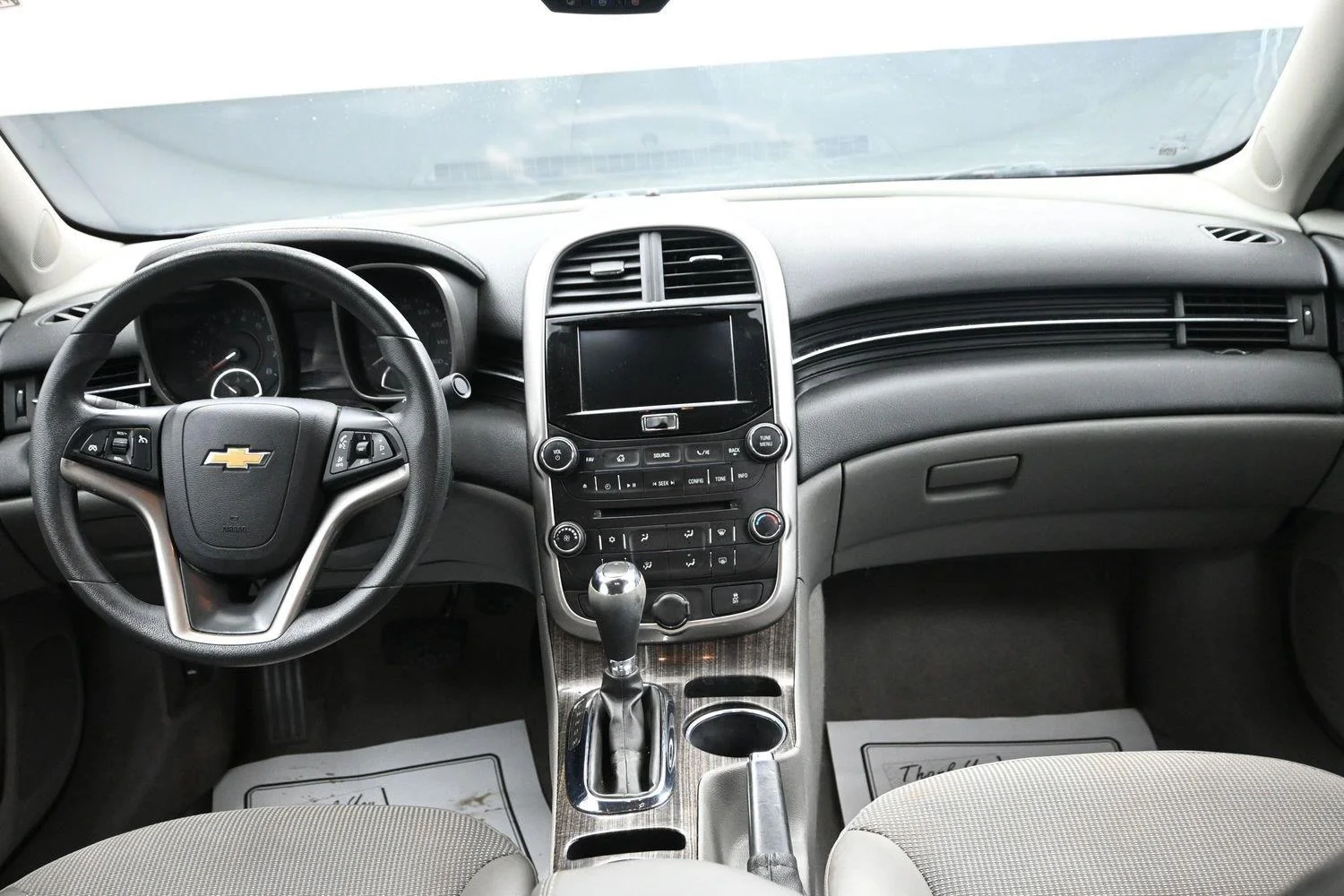 Used 2015 ASHEN GRAY METALLIC Chevrolet LT image 10