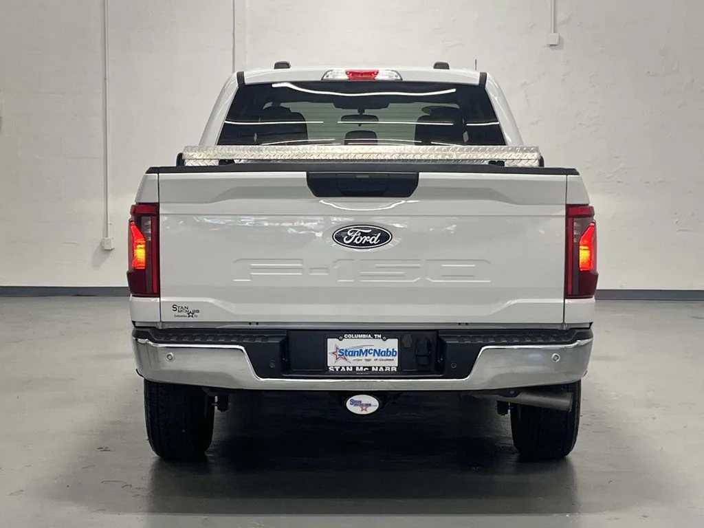 Used 2024 Oxford White Ford XL SUPER CREW 4WD 2.7L V6 1 OWNER image 7