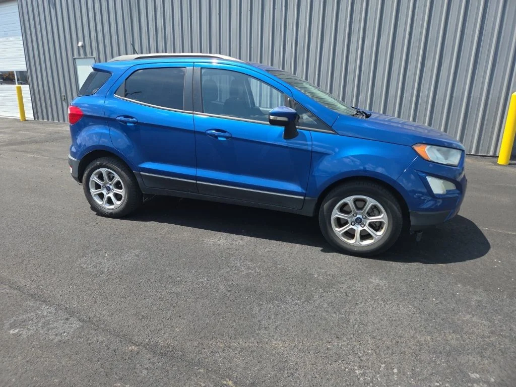 Used 2018 Blue Ford SE image 16