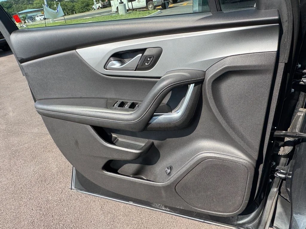 Used 2019 Gray Chevrolet Base image 17