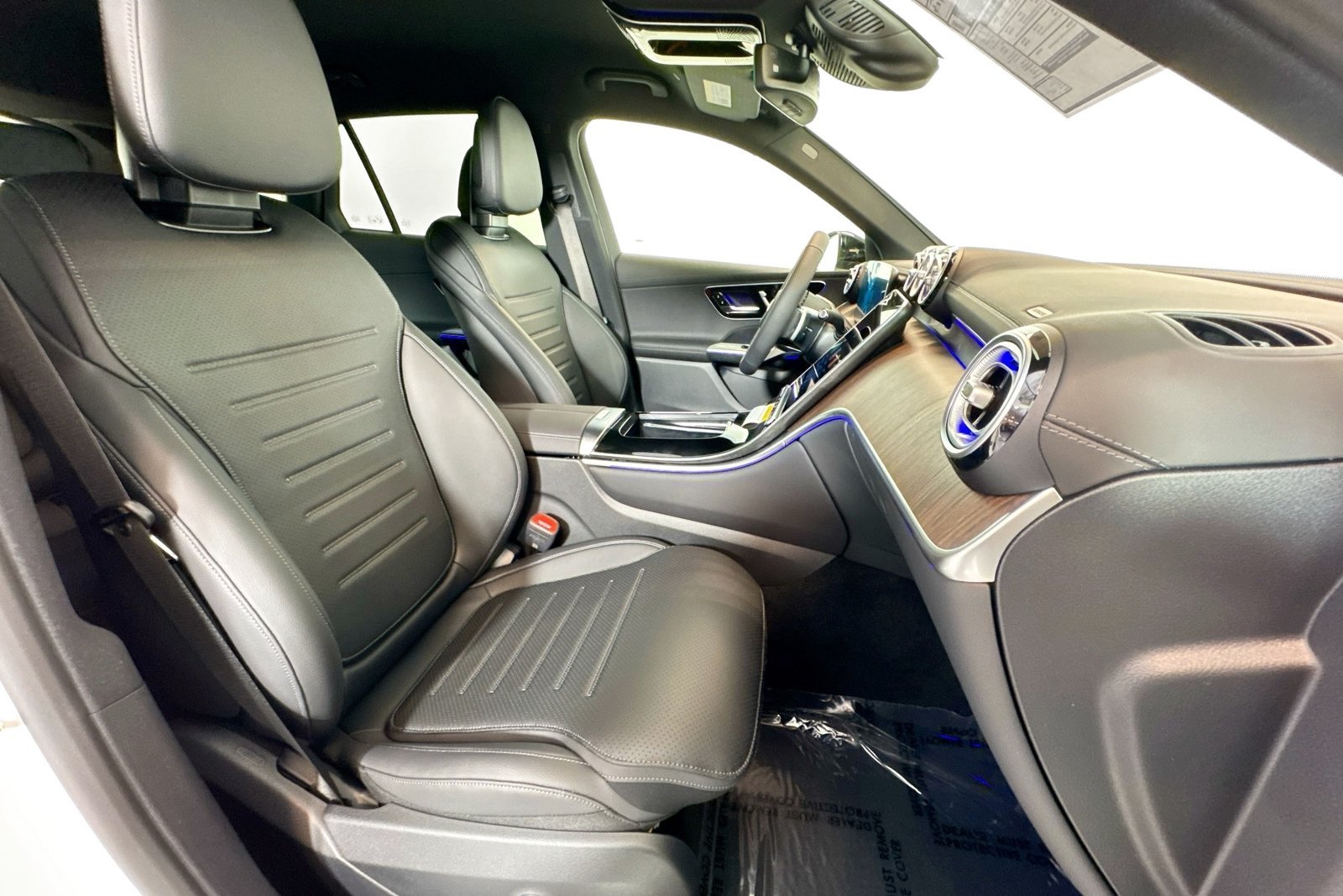 New 2026 Polar White Mercedes-Benz GLC 300 image 25