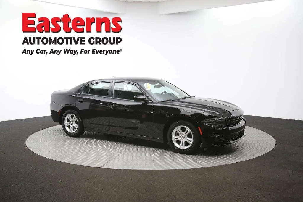 Used 2022 Black Dodge SXT image 45