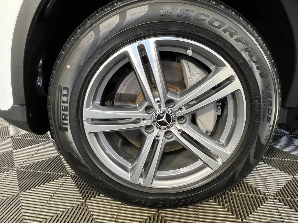 Used 2022  Mercedes-Benz GLC 300 image 13